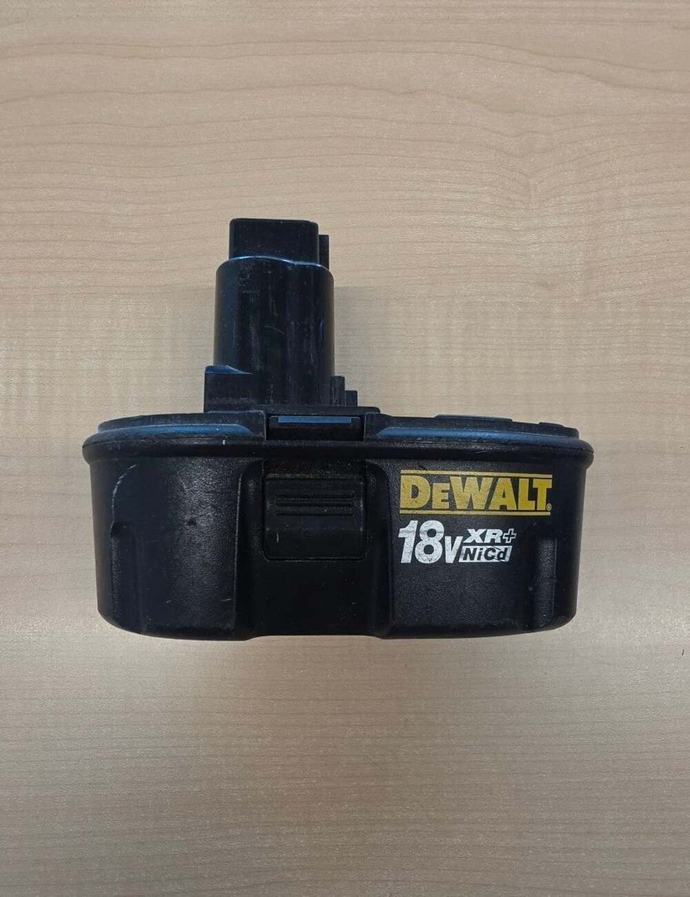 DeWalt Extended Run Time 18V XR+ NiCd Battery Pack DW9096 NOT TESTED